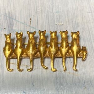 MFA Museum of Fine Arts cats vintage Gold Tone Brooch Pin jewelry